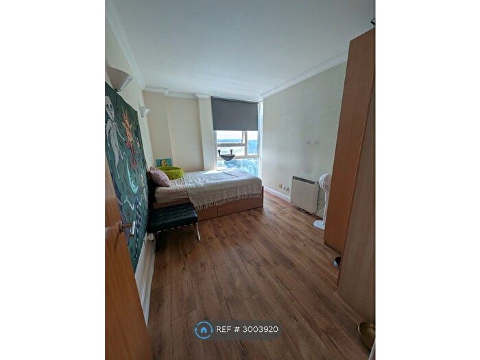 1 Bedroom Flat To Rent In Aegon House, London, E14