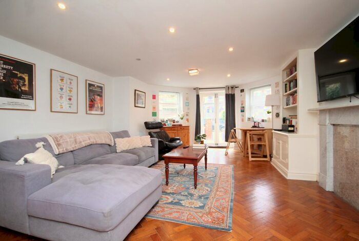 2 Bedroom Flat To Rent In Mount View Road, Stroud Green, N4
