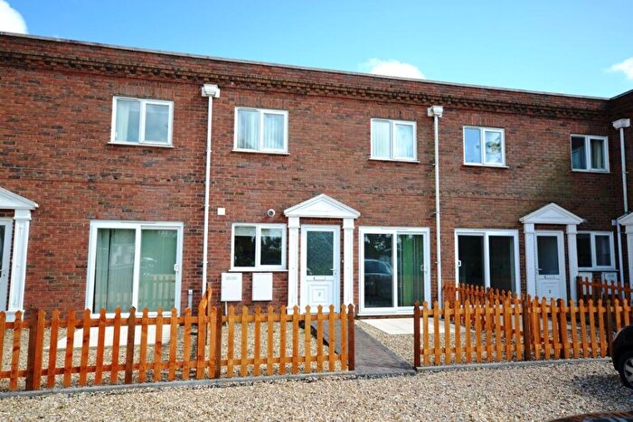 2 Bedroom Cottage To Rent In Lake Hill, Sandown, PO36