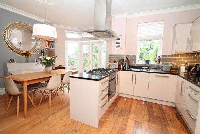 3 Bedroom House To Rent In The Crest, London, N13