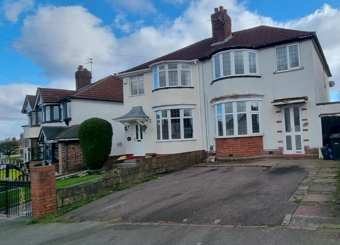 3 Bedroom Semi-Detached House To Rent In Eve Lane, Dudley, DY1