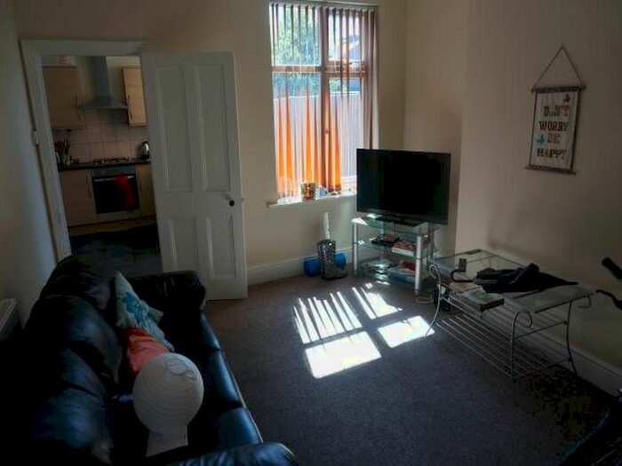 4 Bedroom Flat To Rent In Royland Road, Loughborough LE11