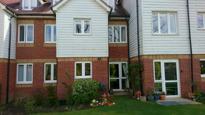 1 Bedroom Property To Rent In Penlee Close, Edenbridge, TN8