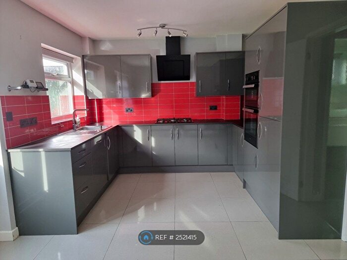3 Bedroom Detached House To Rent In Yarnfield Close, Stoke-On-Trent, ST3