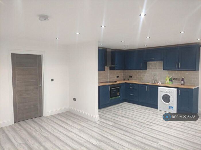 2 Bedroom Flat To Rent In The Shires, Luton, LU2