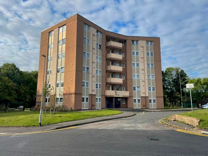 1 Bedroom Flat To Rent In King Cliffe Flats, Halifax Old Road, Huddersfield, HD1