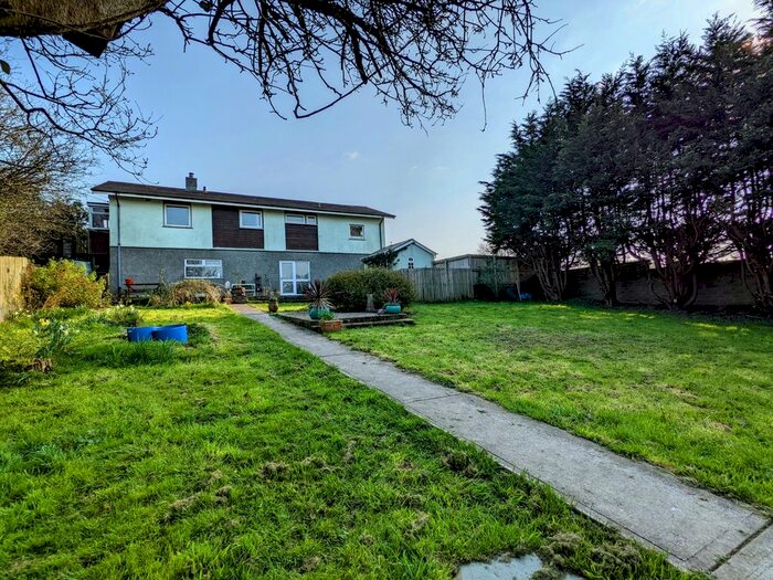 3 Bedroom Bungalow For Sale In St. Clears, Carmarthen, SA33