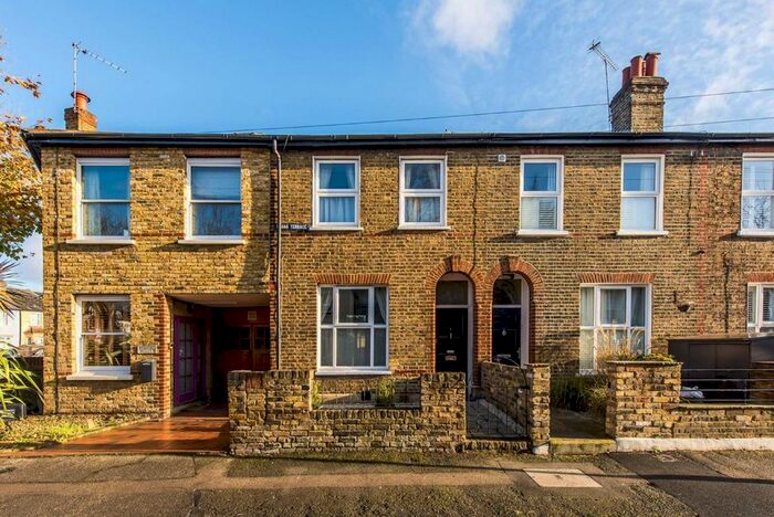 2 Bedroom Property To Rent In Cedar Terrace, Richmond, TW9