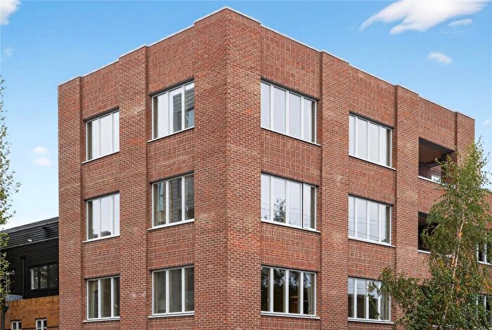 3 Bedroom Penthouse To Rent In London Lane, London Fields, Hackney, London, E8