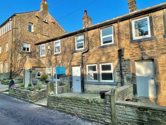 3 Bedroom Terraced House To Rent In Towngate, Upperthong, Holmfirth, HD9