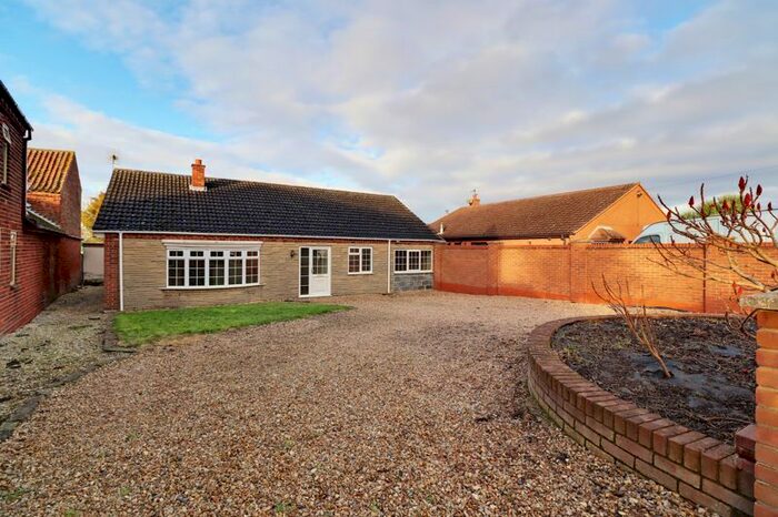 3 Bedroom Detached Bungalow For Sale In Trentside, Derrythorpe, Althorpe, Scunthorpe DN17