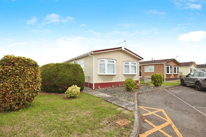 2 Bedroom Mobile/park Home For Sale In Lighthouse Park, St. Brides Wentlooge, Newport, NP10