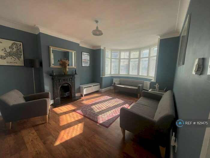 3 Bedroom Semi-Detached House To Rent In Geary Road, London, NW10