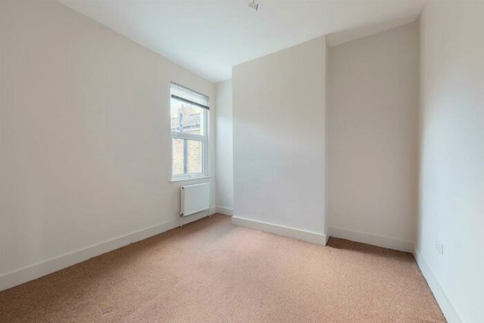 2 Bedroom Flat To Rent In Dames Road, Forest Gate, E7