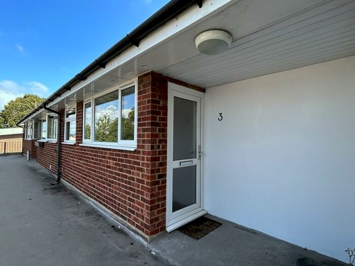 2 Bedroom Flat To Rent In Boughton Parade Flats, Loose Road, Maidstone, Kent, ME15