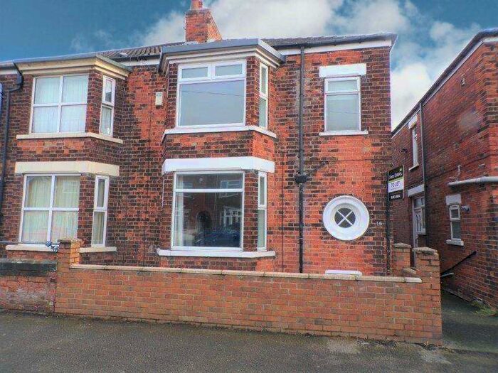 3 Bedroom Semi-Detached House To Rent In Ryde Avenue, Hull, HU5