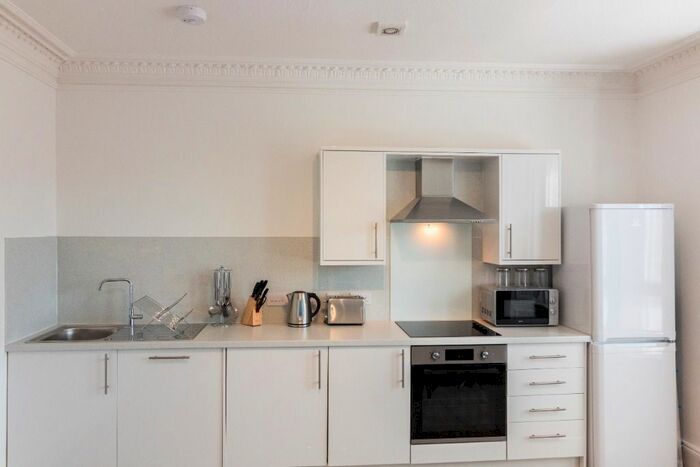 2 Bedroom Flat To Rent In Scott Street, Dundee, DD2