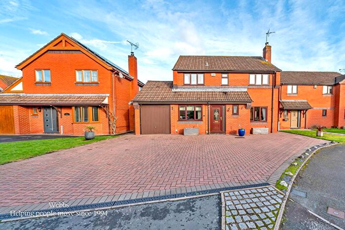 4 Bedroom Detached House For Sale In Bishops Grange, Rugeley, WS15