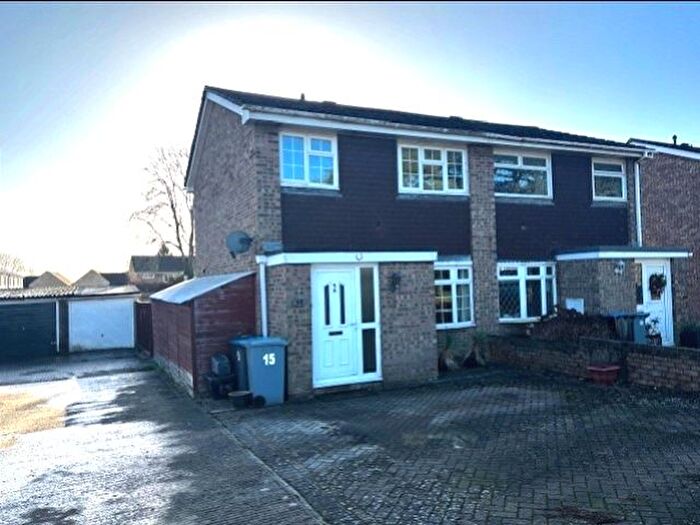 3 Bedroom Semi Detached House To Rent In Dovetrees, Carterton, Oxon, OX18