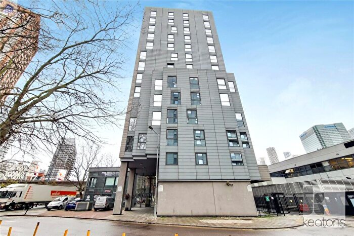 2 Bedroom Flat To Rent In Wharfside Point South, Prestons Road, Isle Of Dogs, London, E14