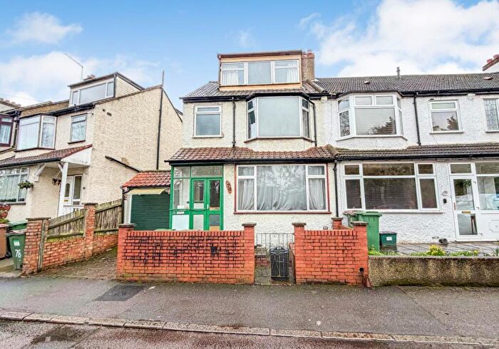 4 Bedroom End Of Terrace House For Sale In Guy Road, Wallington, Surrey, SM6
