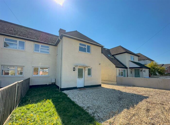 3 Bedroom Semi-Detached House To Rent In Mirfield Road, Witney, Oxfordshire, OX28