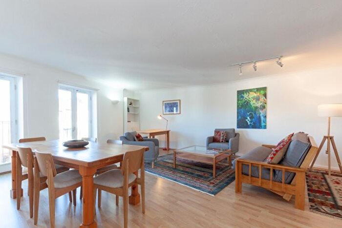 2 Bedroom Flat To Rent In New High Street, Oxford, OX3