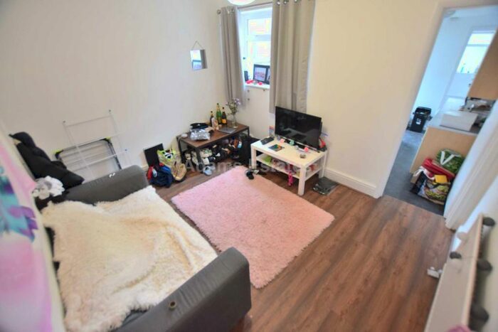 3 Bedroom Terraced House To Rent In Cardigan Road, Reading, RG1