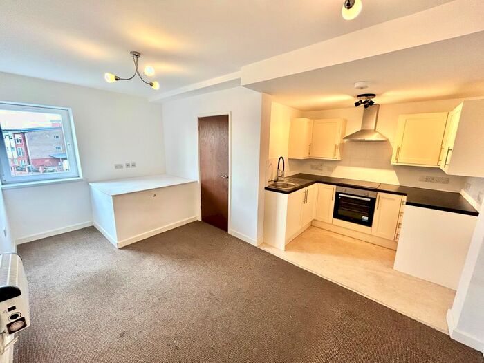 2 Bedroom Flat To Rent In Basing Road, Havant, PO9