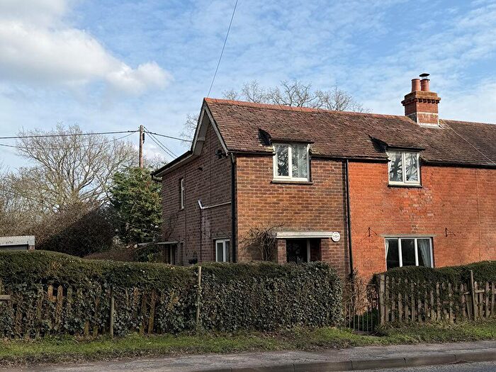 3 Bedroom Semi Detached House For Sale In Waltham Chase - No Forward Chain, SO32