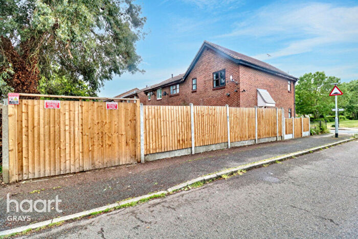 1 Bedroom Semi-Detached House For Sale In Portsea Road, Tilbury, RM18