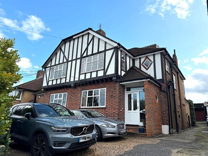 4 Bedroom Semi Detached House For Sale In Baldwins Lane, Croxley Green, Rickmansworth, WD3