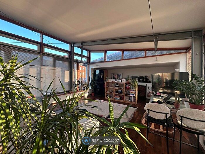 1 Bedroom Flat To Rent In Fairfield Road, London, E3