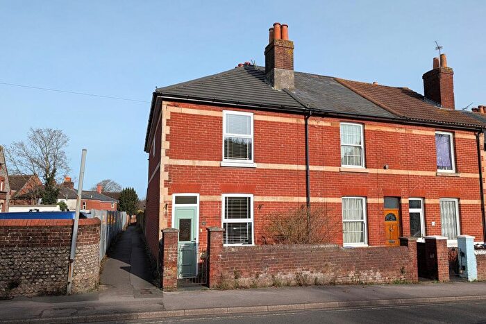 2 Bedroom End Of Terrace House For Sale In Osborn Road, Fareham, PO16