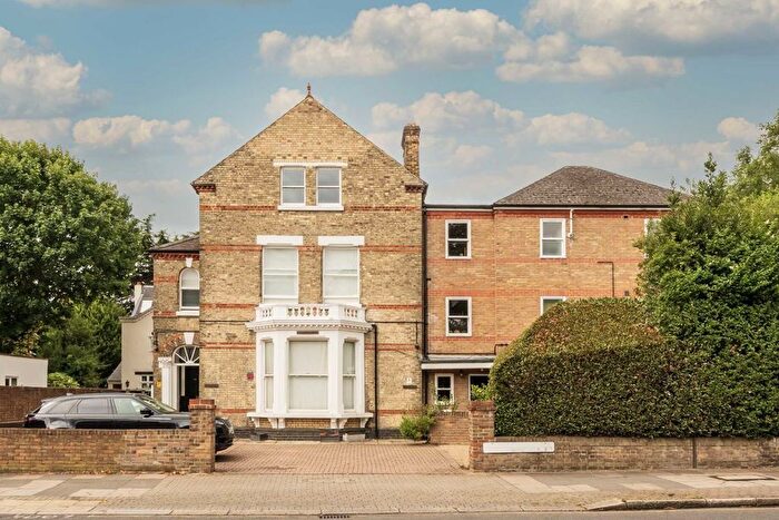 2 Bedroom Flat To Rent In Castlebar Road, London, W5