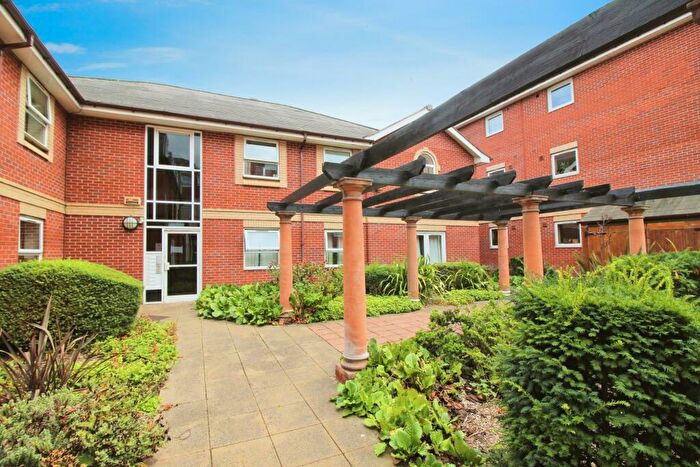2 Bedroom Flat To Rent In Cambridge Court, Loughborough Road, West Bridgford, NG2