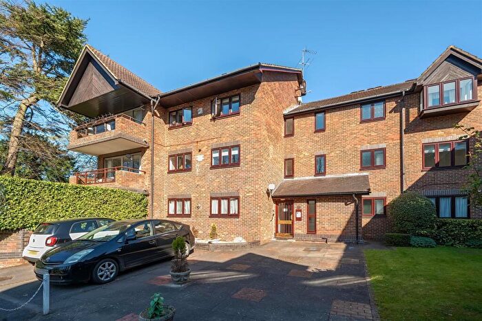 2 Bedroom Apartment To Rent In Gordon Avenue, Stanmore, HA7