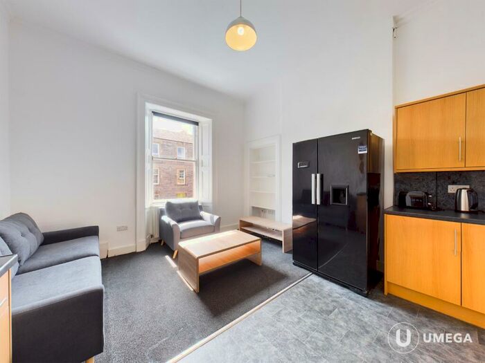 4 Bedroom Flat To Rent In Montrose Terrace, Abbeyhill, Edinburgh, EH7