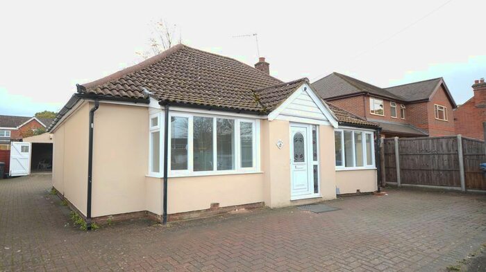 4 Bedroom Bungalow To Rent In Connaught Road, Fleet, GU51