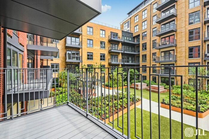 1 Bedroom Flat For Sale In Tryon House, Brook Street, Kingston Upon Thames, KT1