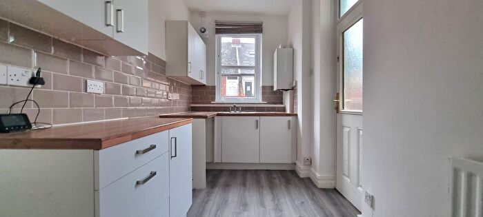 2 Bedroom Flat To Rent In Whitehall Road, Gateshead, NE8