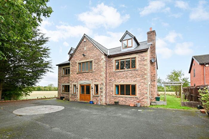 6 Bedroom Detached House For Sale In Conway Court, Walton-Le-Dale, PR5
