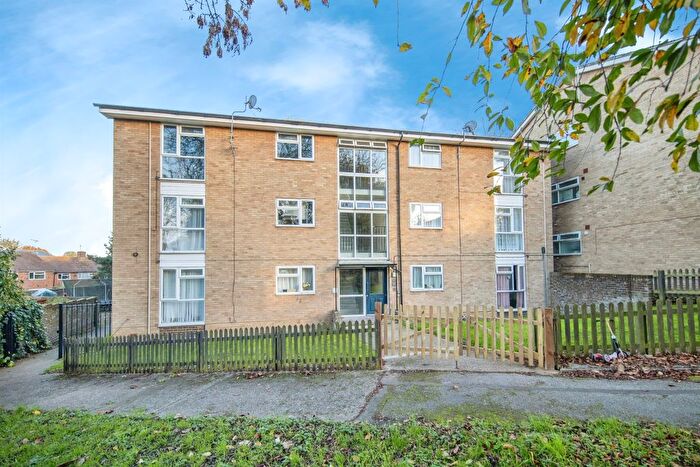 2 Bedroom Flat For Sale In Brecon Close, Ipswich, IP2