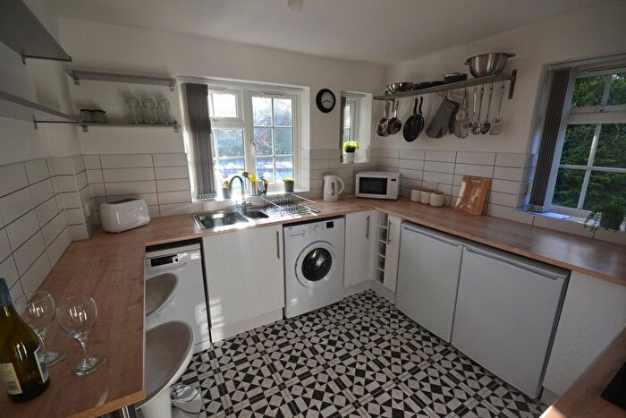 2 Bedroom Flat To Rent In Cedars Court, Leicester, LE2