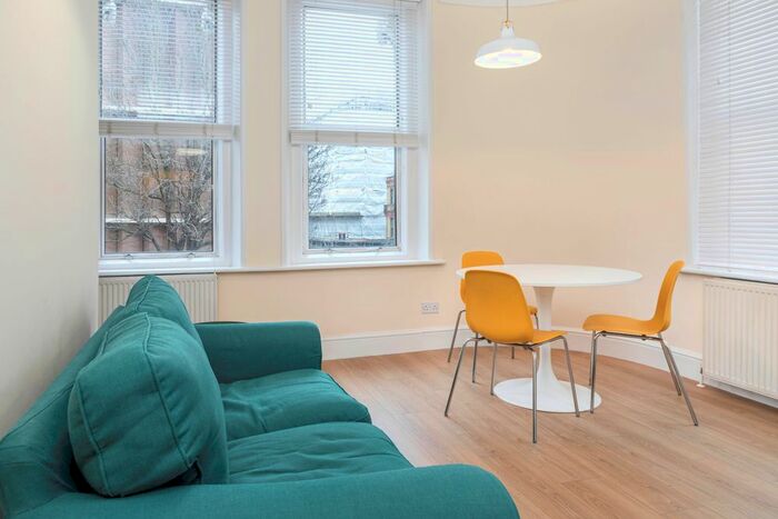 1 Bedroom Flat To Rent In Farringdon Road, Clerkenwell, London, EC1R