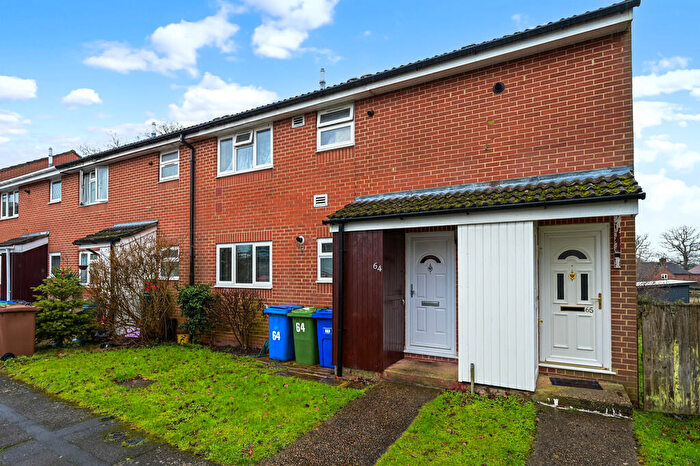 2 Bedroom Ground Maisonette For Sale In Humber Way, Sandhurst, GU47