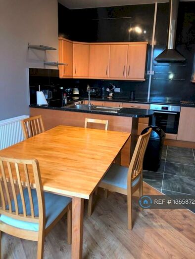 5 Bedroom Flat To Rent In East New Town, Edinburgh, EH7