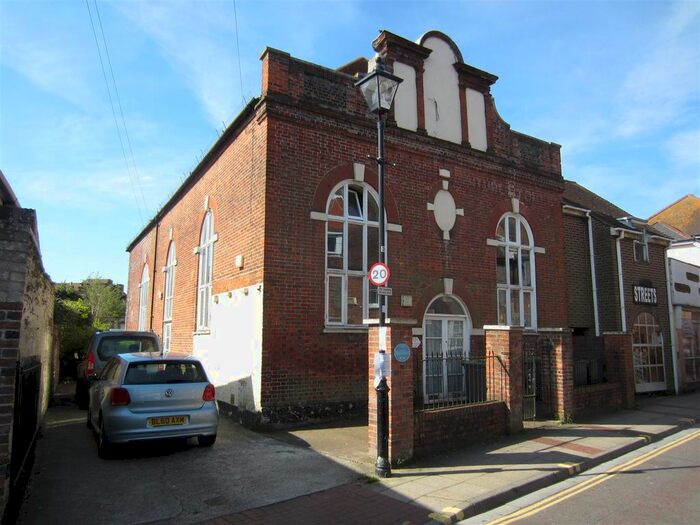 2 Bedroom Flat To Rent In The Pallant, Havant, Hants, PO9