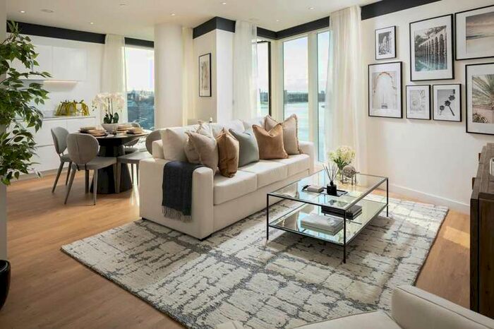 3 Bedroom Flat To Rent In The River Gardens, East Greenwich, SE10