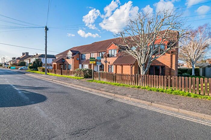 1 Bedroom Apartment For Sale In West Street, Burgess Hill, West Sussex, RH15